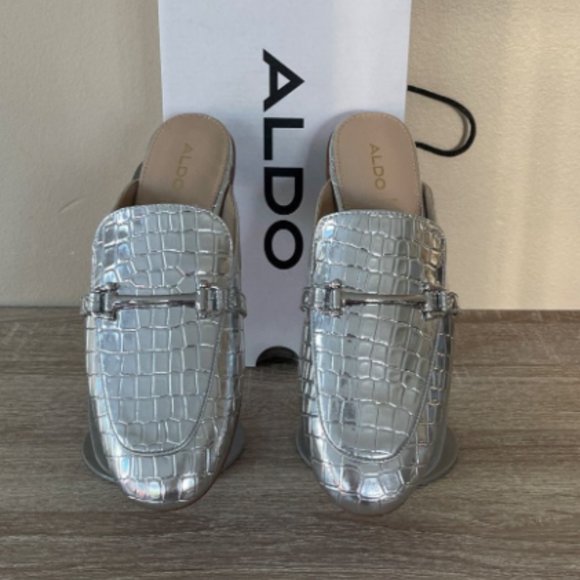 New Dabrylla ALDO Silver Flats Sz 7.5 - Picture 3 of 4